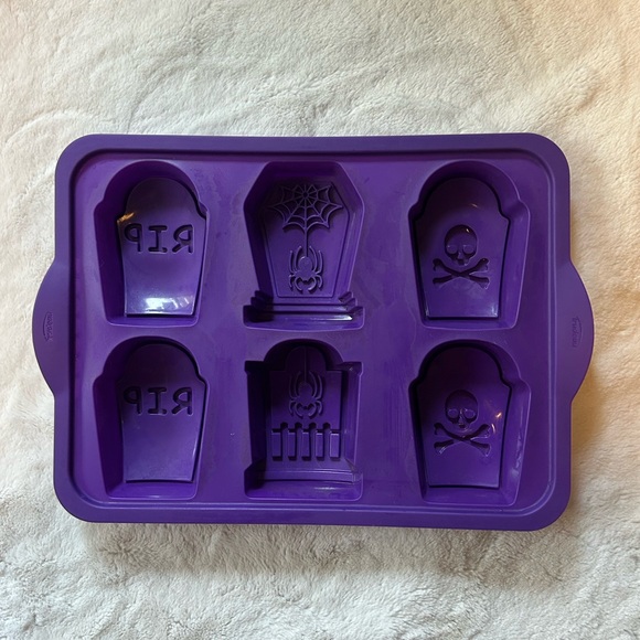 Halloween Baking Sheet Bundle - Picture 6 of 12